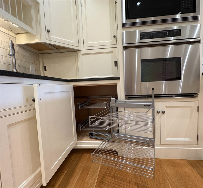 290 Commonwealth Ave, Back Bay