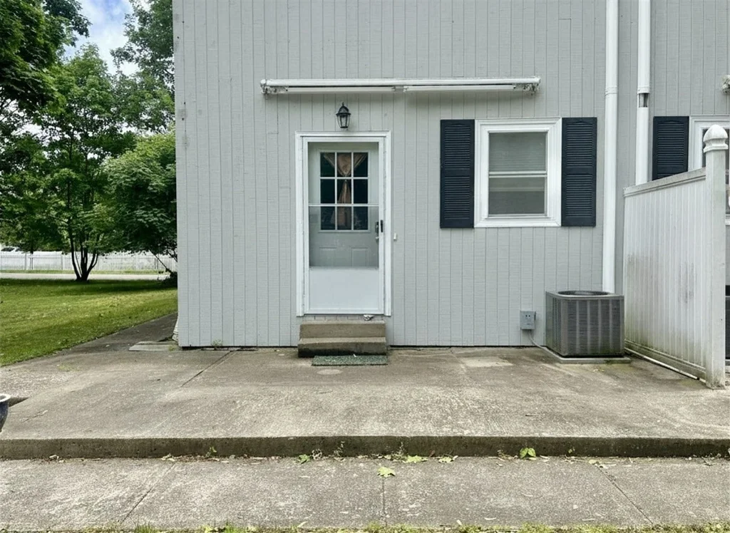 11 Carpenter Ave, Attleboro