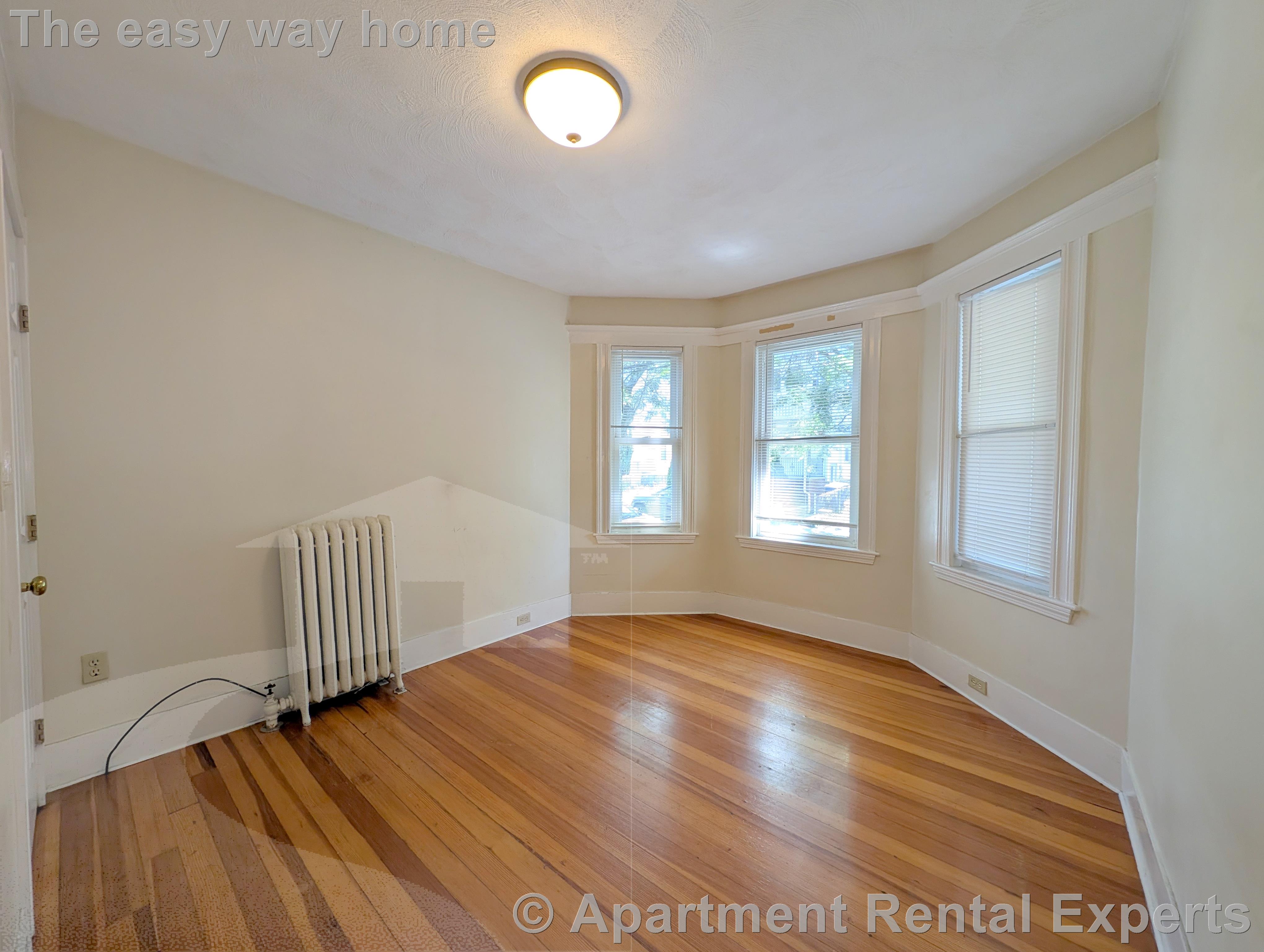 79 Conwell Ave, Tufts