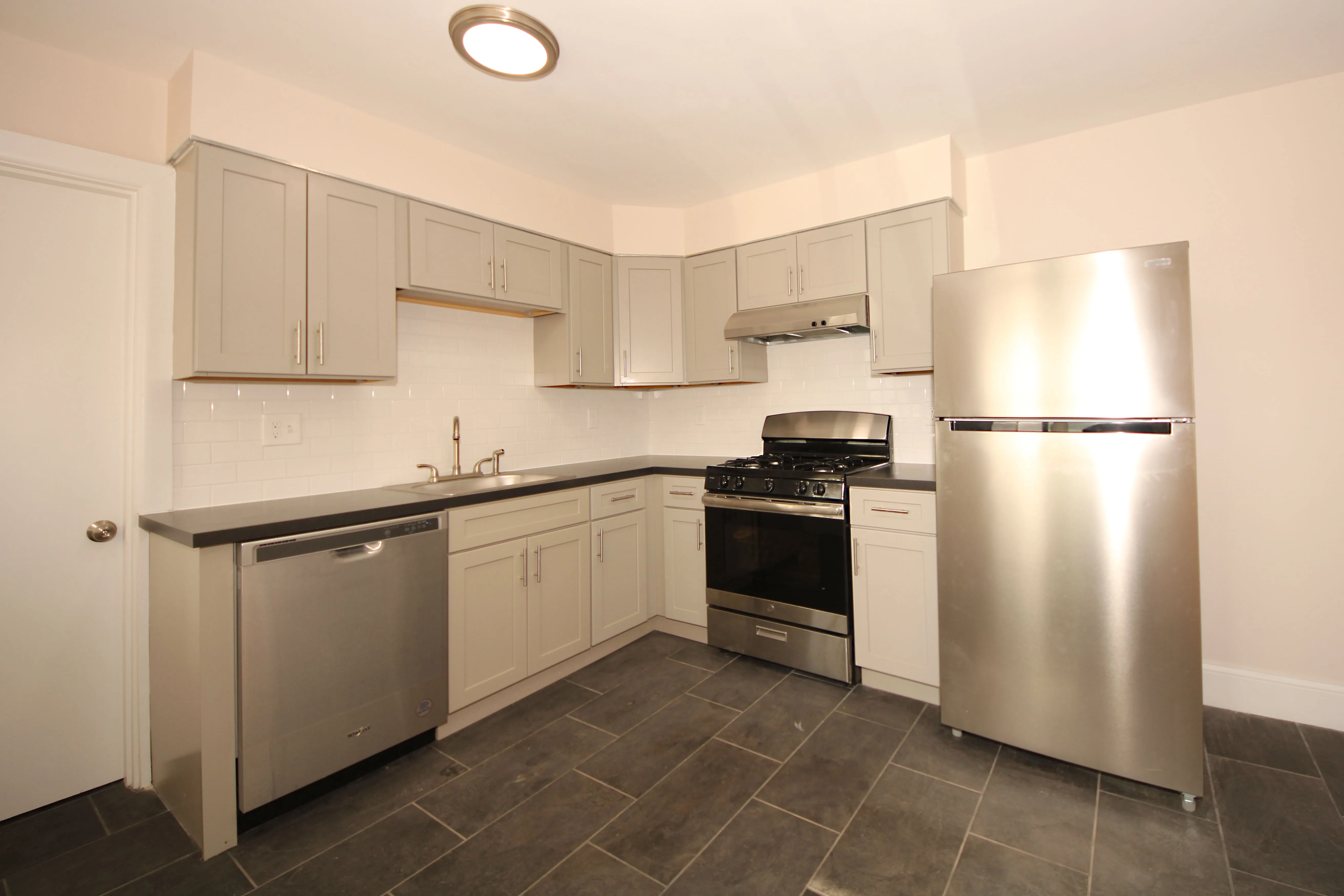 93 Cushing St, South Side