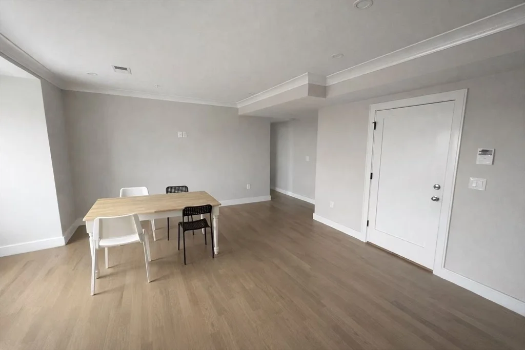 13 Greylock Rd, Allston