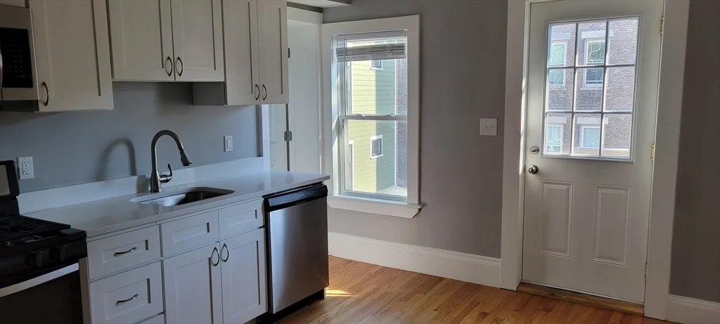 1 Mount Pleasant Pl, Roxbury