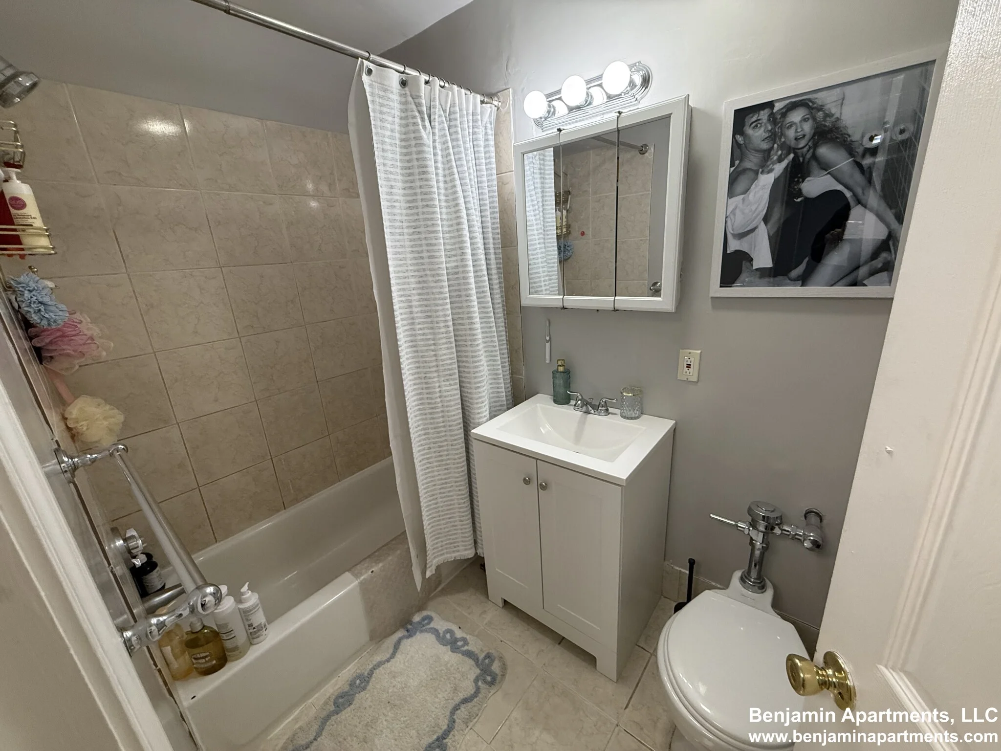 879 Beacon St, Fenway