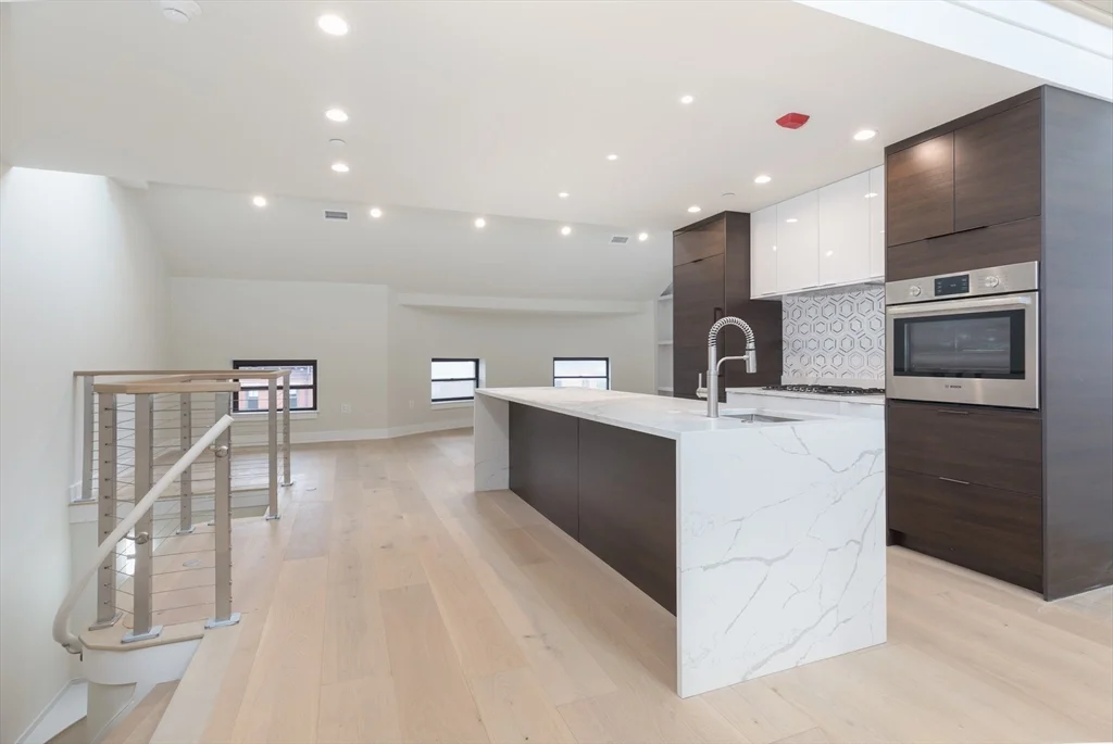 577 Massachusetts Ave, South End