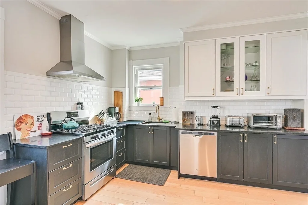 44 Cottage St, Watertown