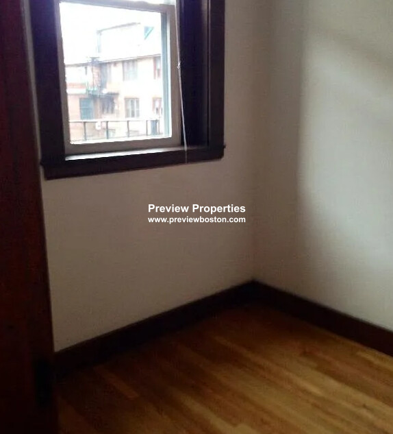 849 Beacon St, Fenway