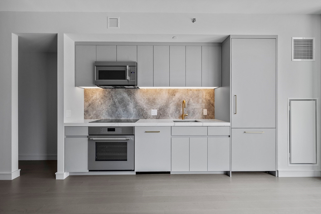 55 Lagrange St, Midtown