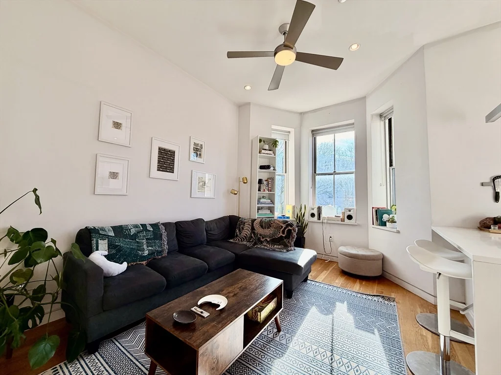 1607 Tremont St, Mission Hill