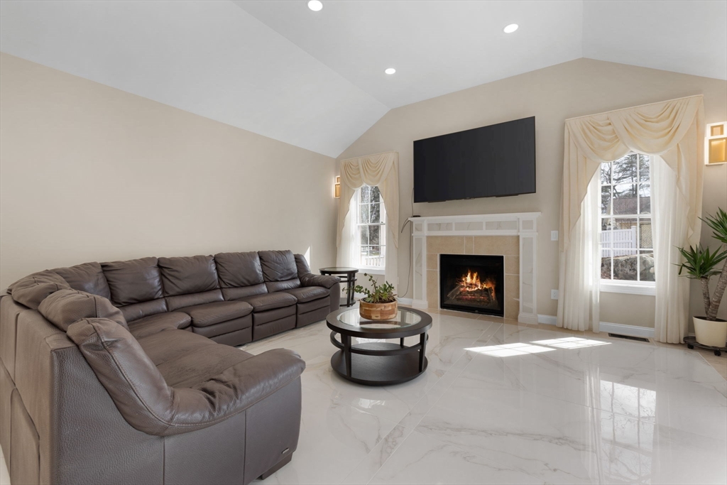 60 Shufelt Rd, South Walpole