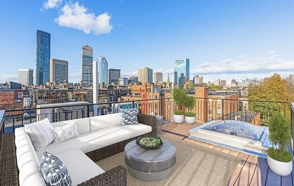 211 W Springfield, South End