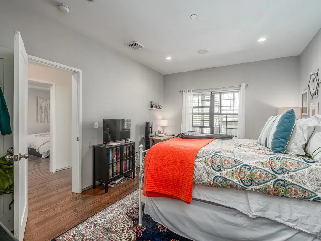 350 West Broadway, South Boston