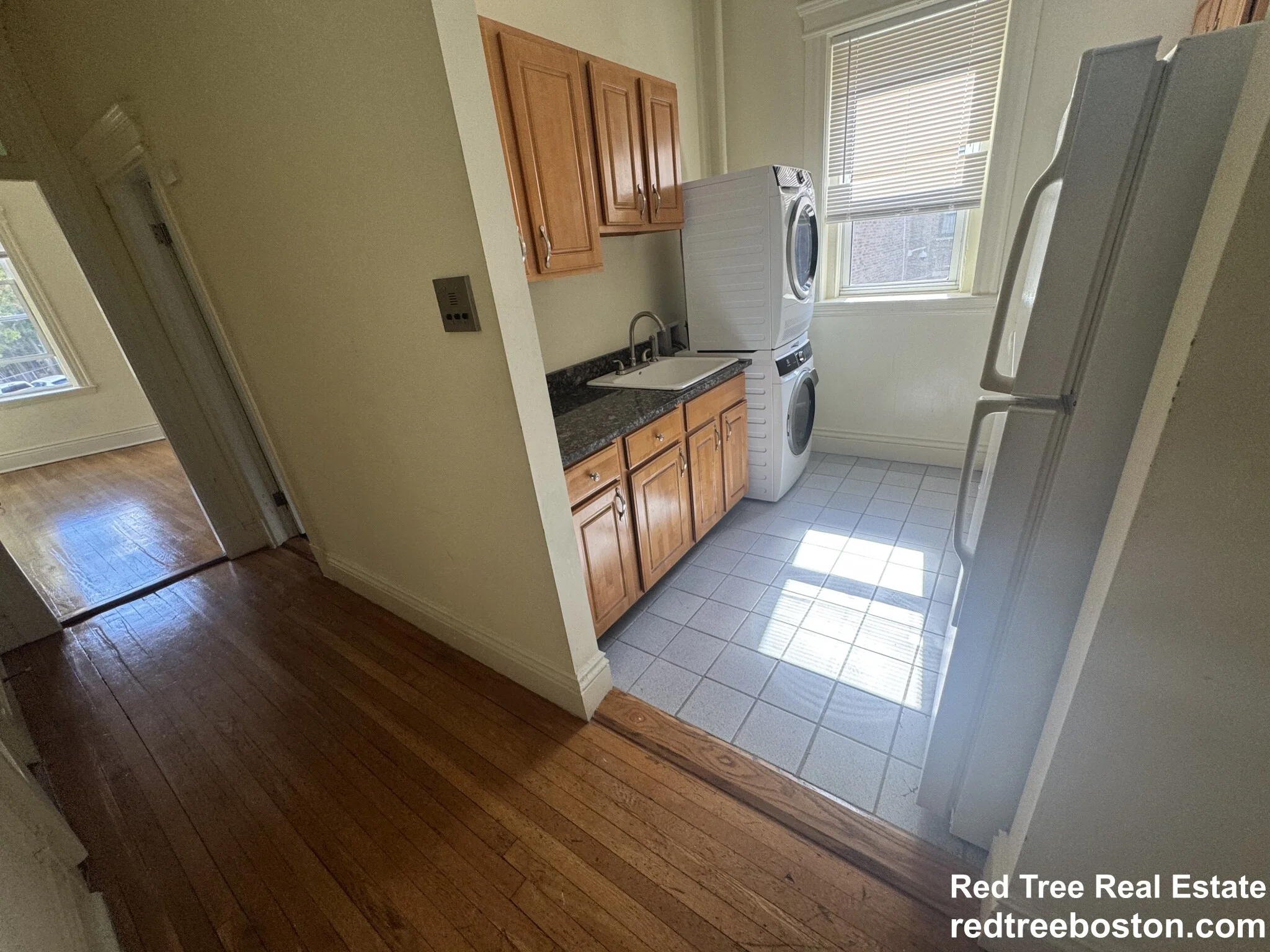 106 Queensberry St, Fenway