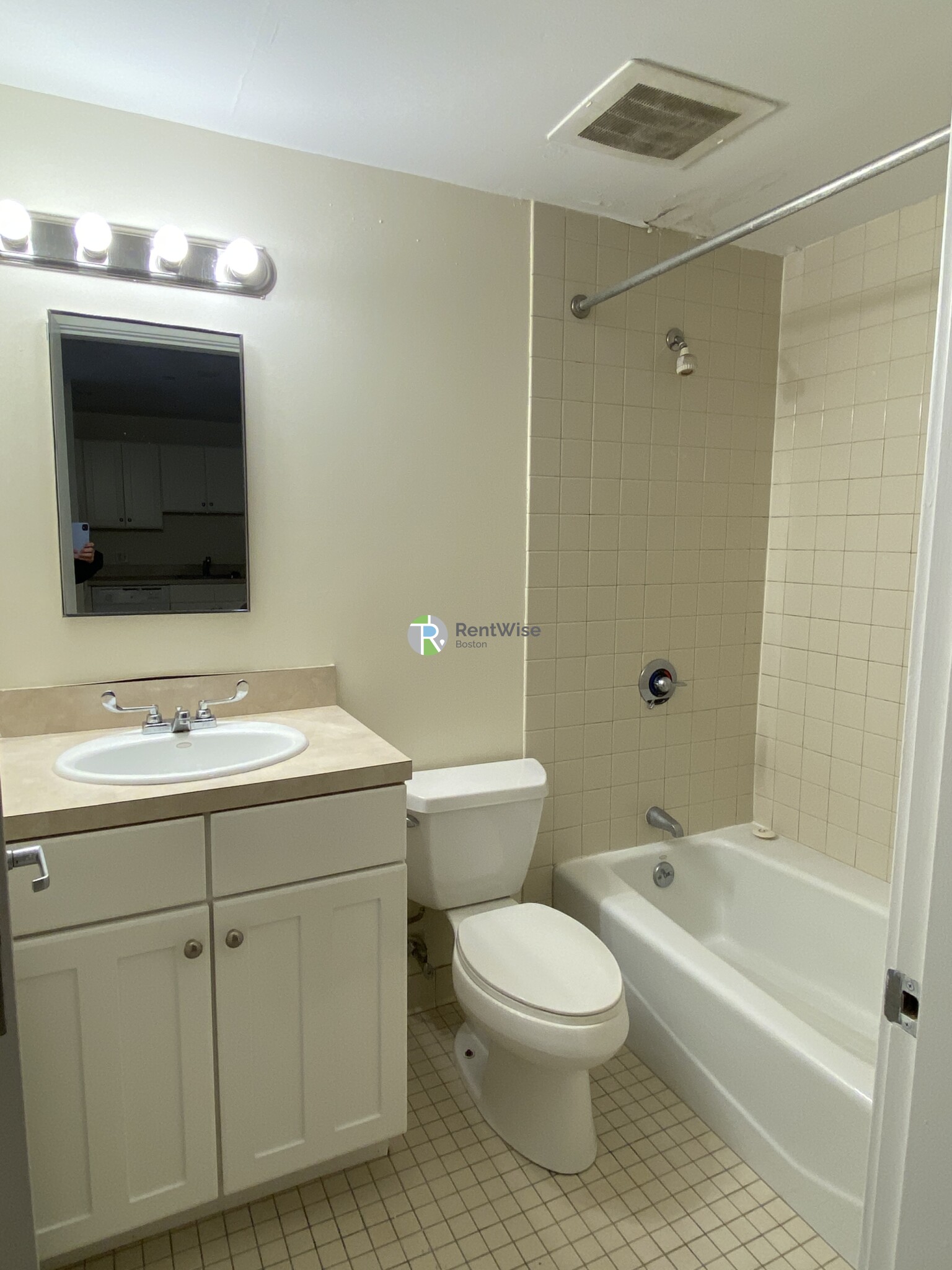 40 Boylston St, Downtown