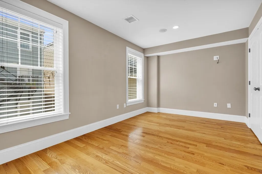 83 Dresser St, South Boston