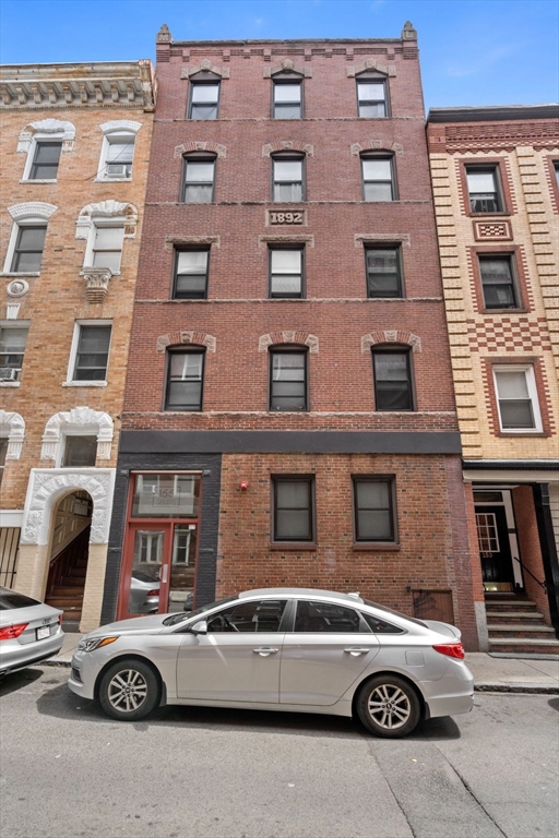 155 Salem St, North End