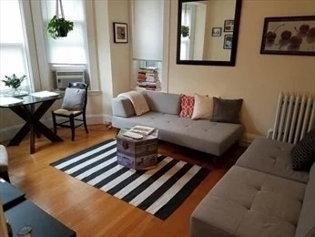 8 Garrison St, Back Bay