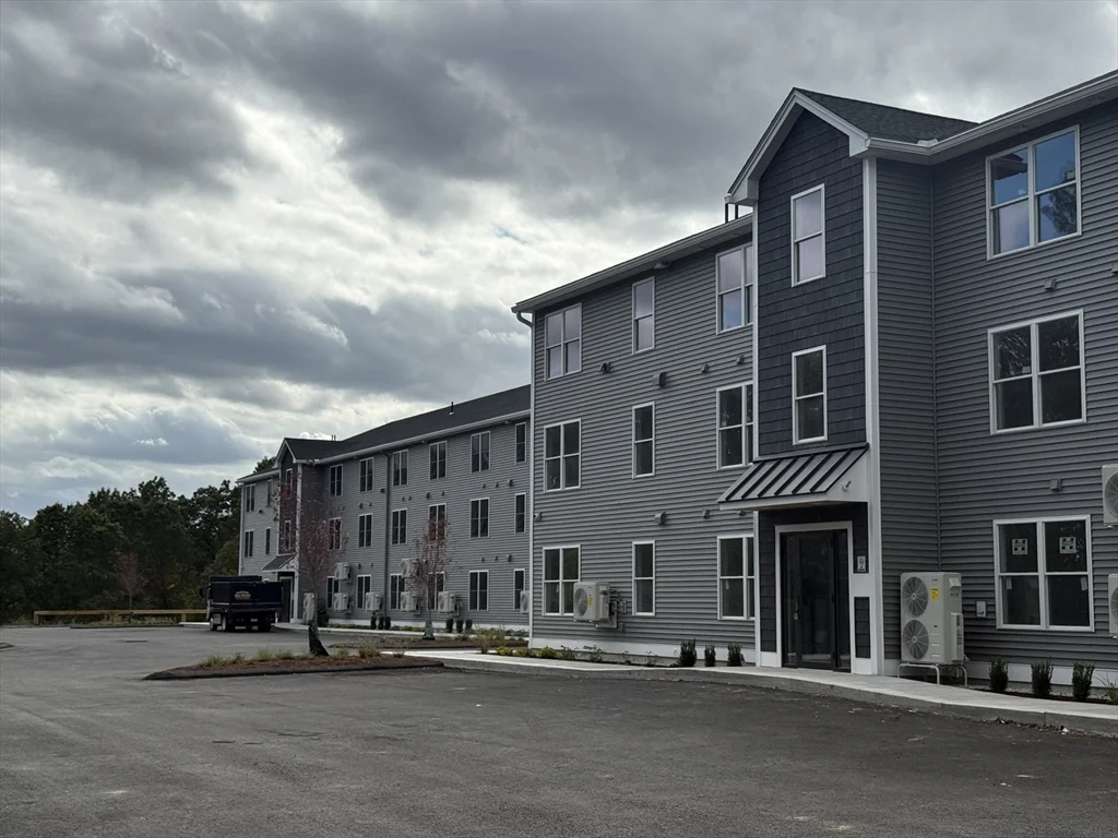 251 Sladen St, Dracut