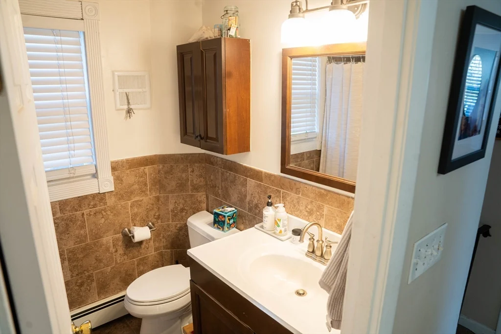 4 Tyndale St, Roslindale