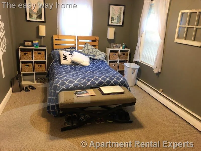 9 Lowell Ter, Magoun Square