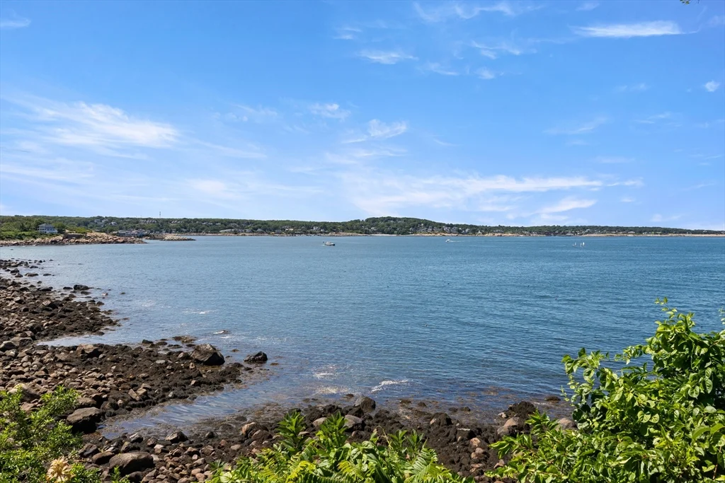 37 Marmion Way, Rockport