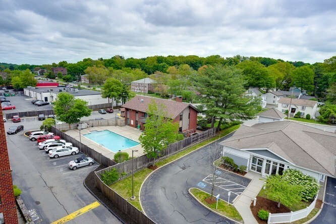 159 Main St, Stoneham