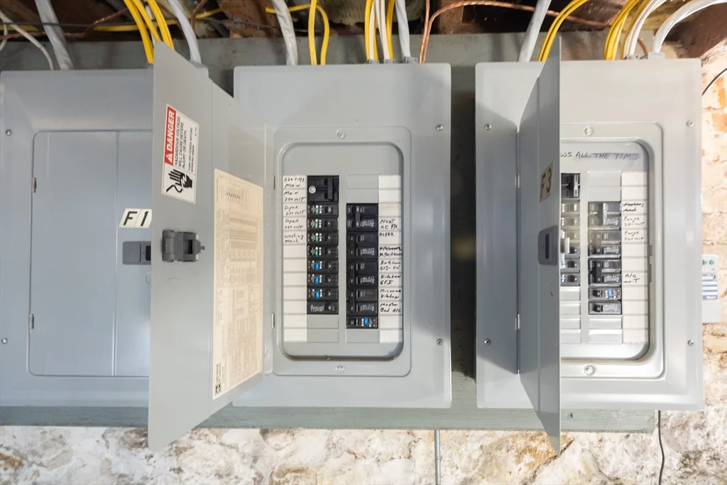 584 Mount Hope St, North Attleboro