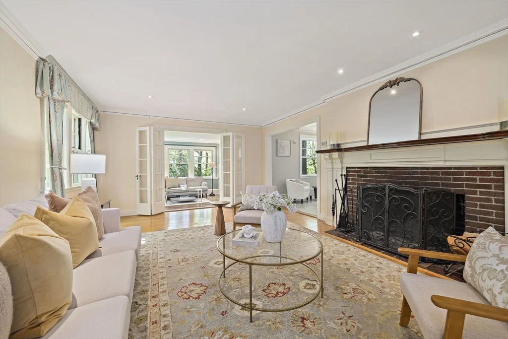 19 Ridge Rd, Newton