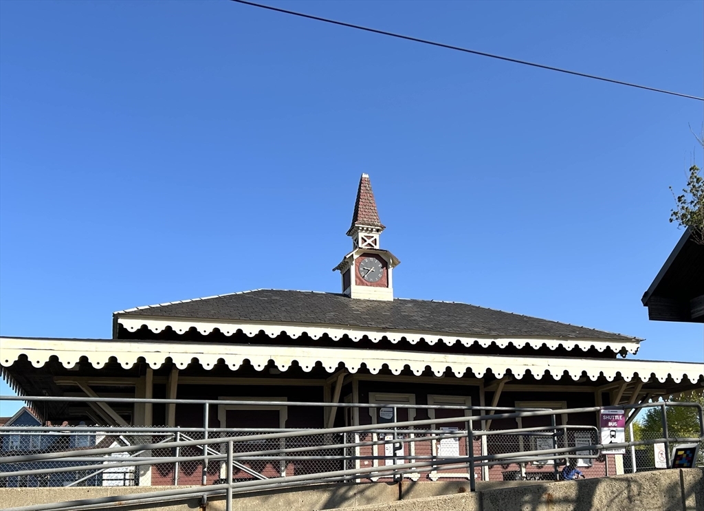 1-3 Valley Rd, Swampscott