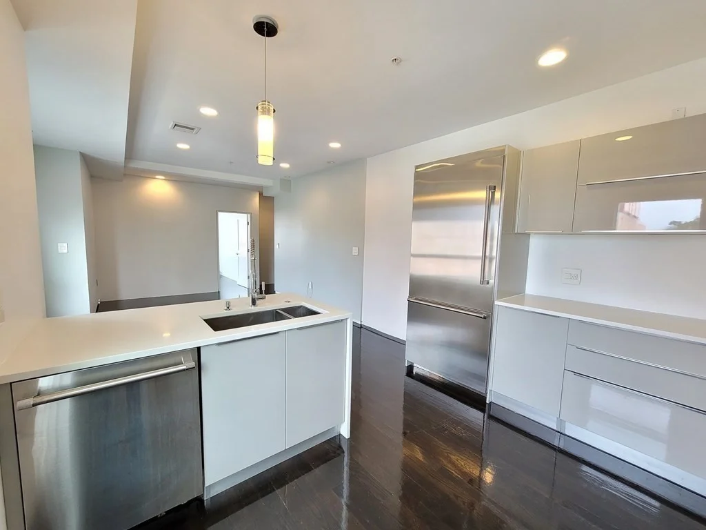 687 E 2nd St, South Boston