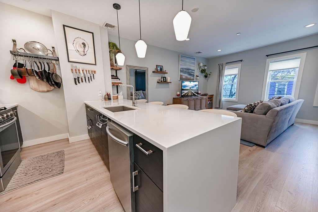 85 Everett St, East Boston