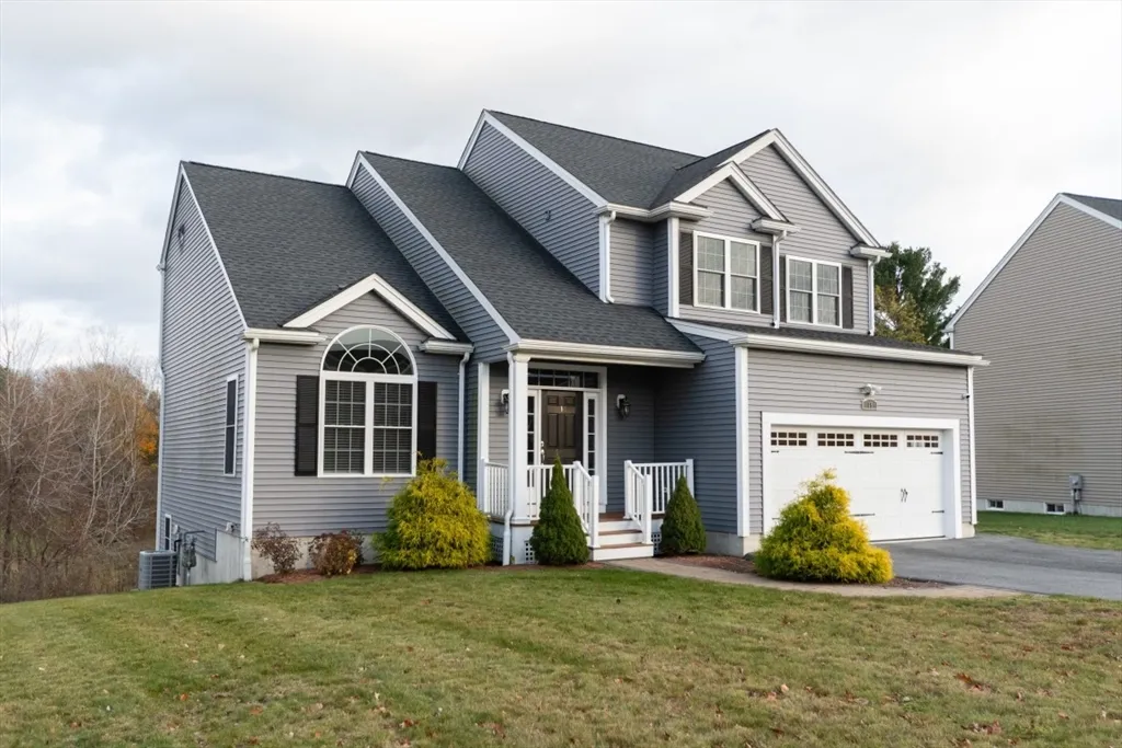 15 Hialeah Ln, Framingham