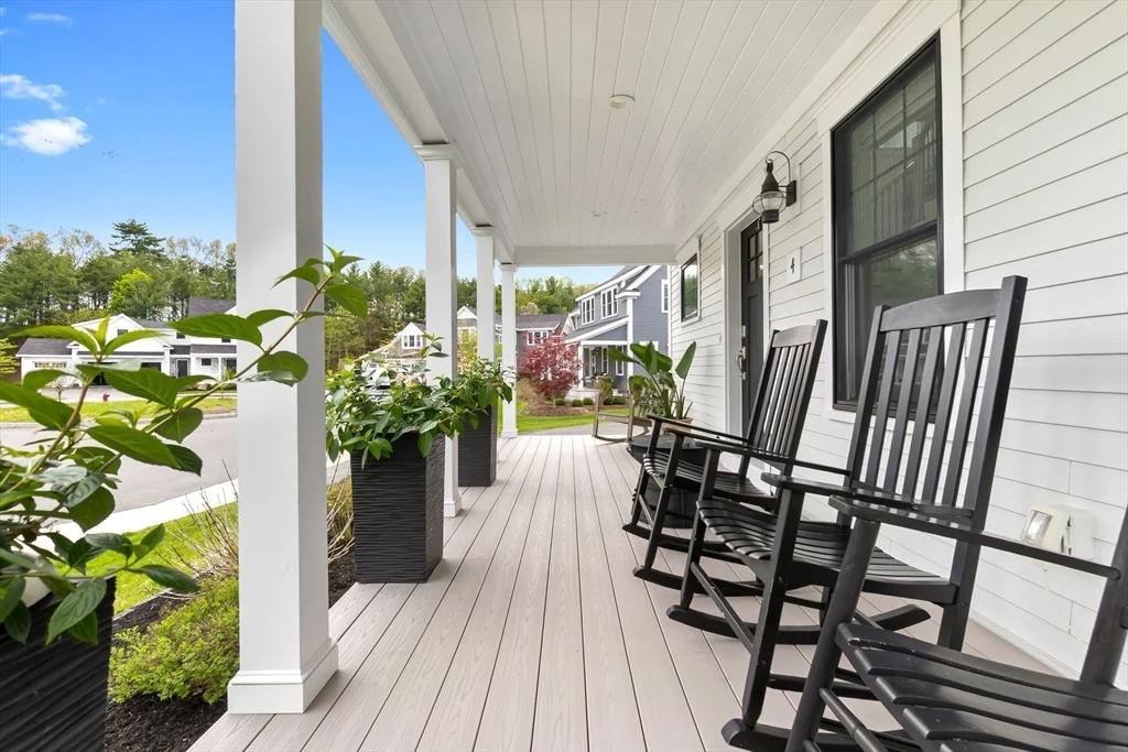 4 Gabaree Ct, Newburyport