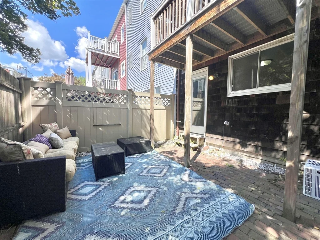 8 Wall St, Charlestown