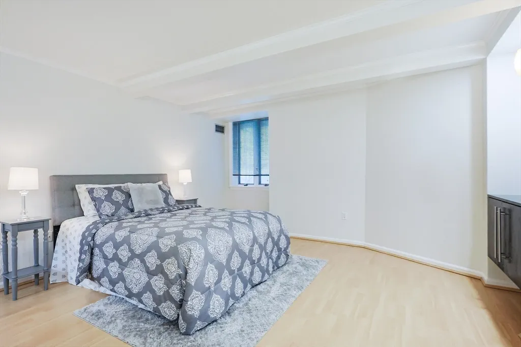 10 Rogers St, East Cambridge