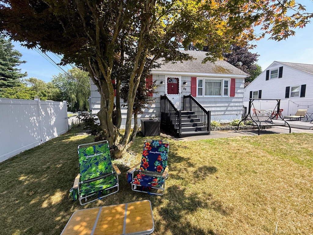 89 Bunker Hill Ave, Lowell