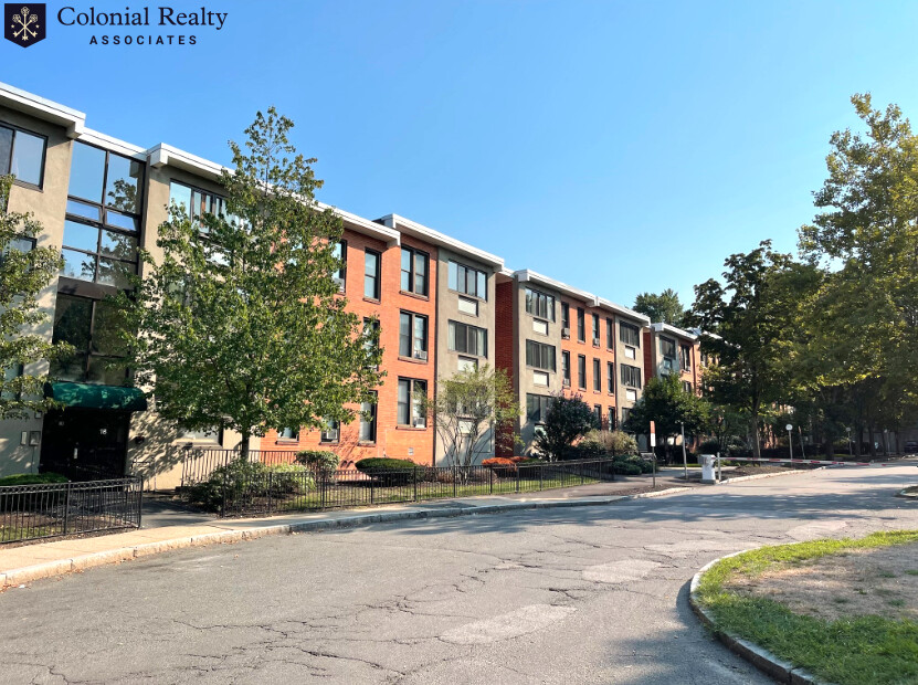 38 Juniper St, Brookline Village