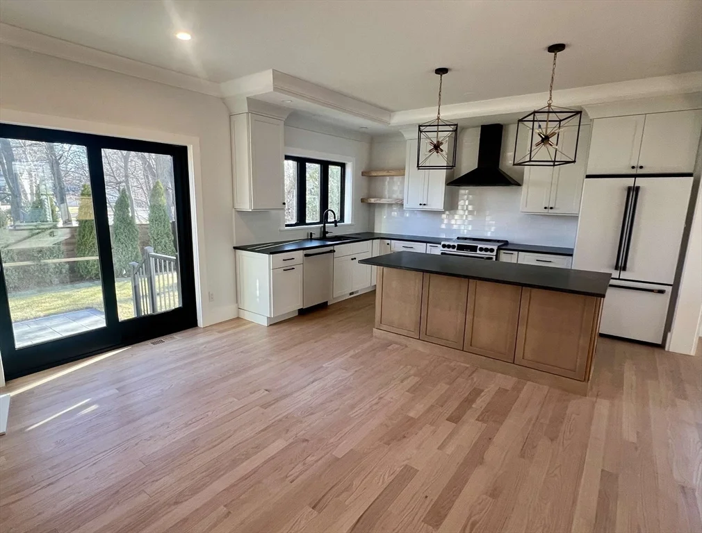 10 Webber Ave, Bedford