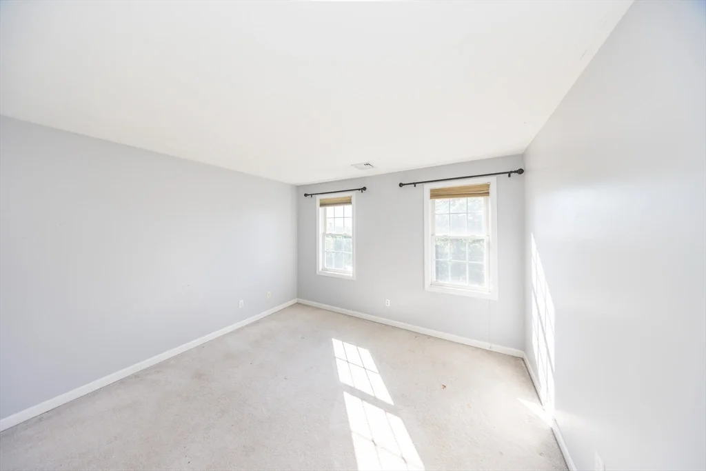 469 Walnut St, Shrewsbury