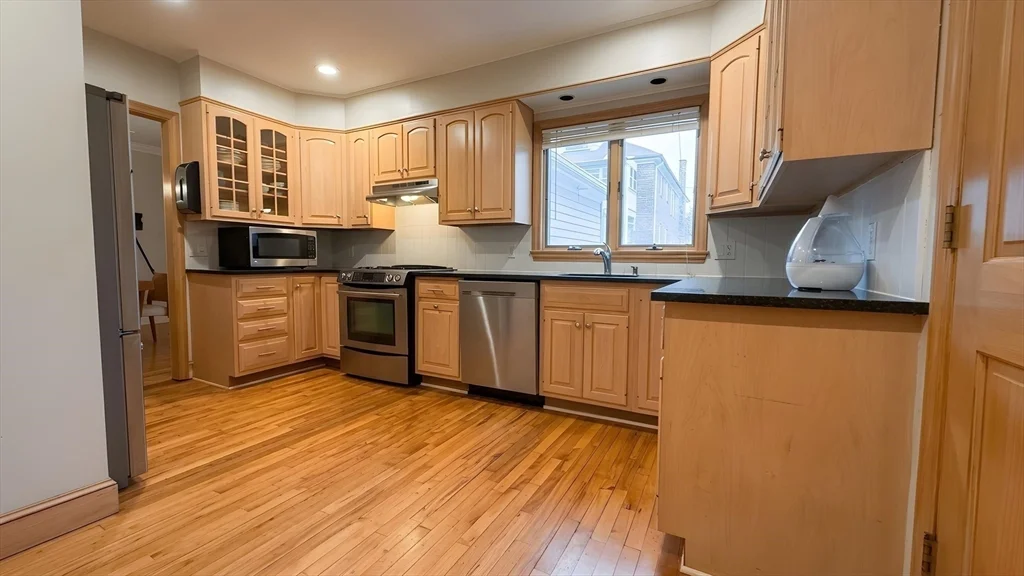 27 Noble St, West Newton