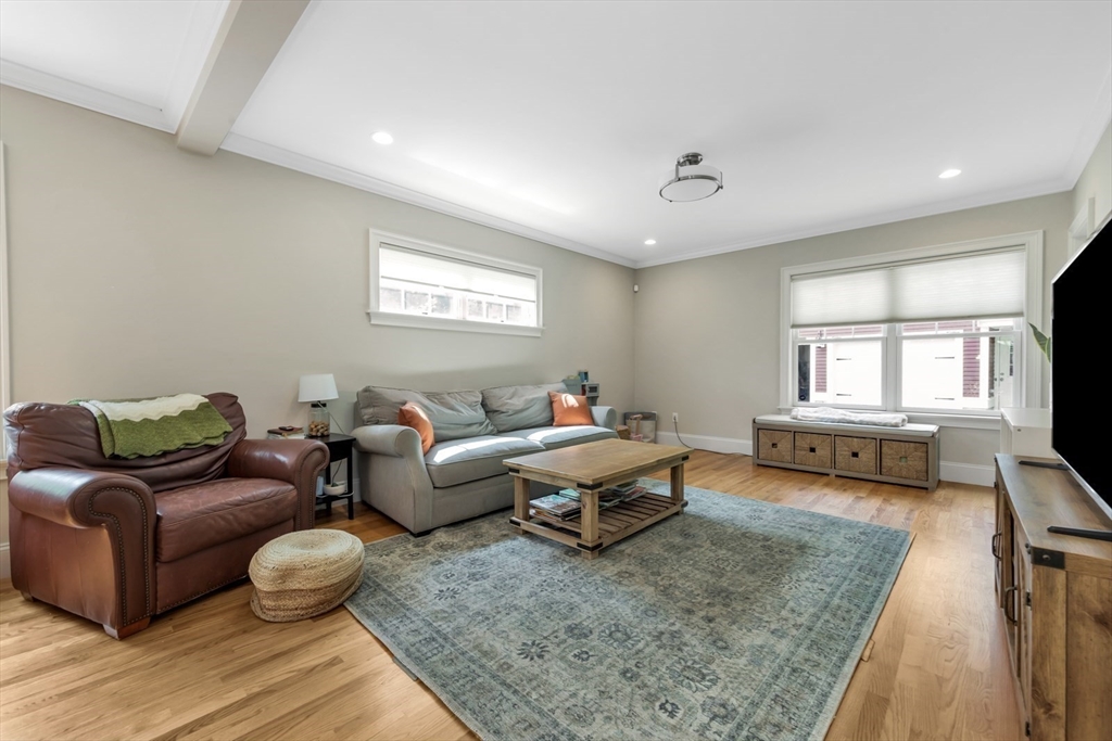 68 Woburn St, Lexington