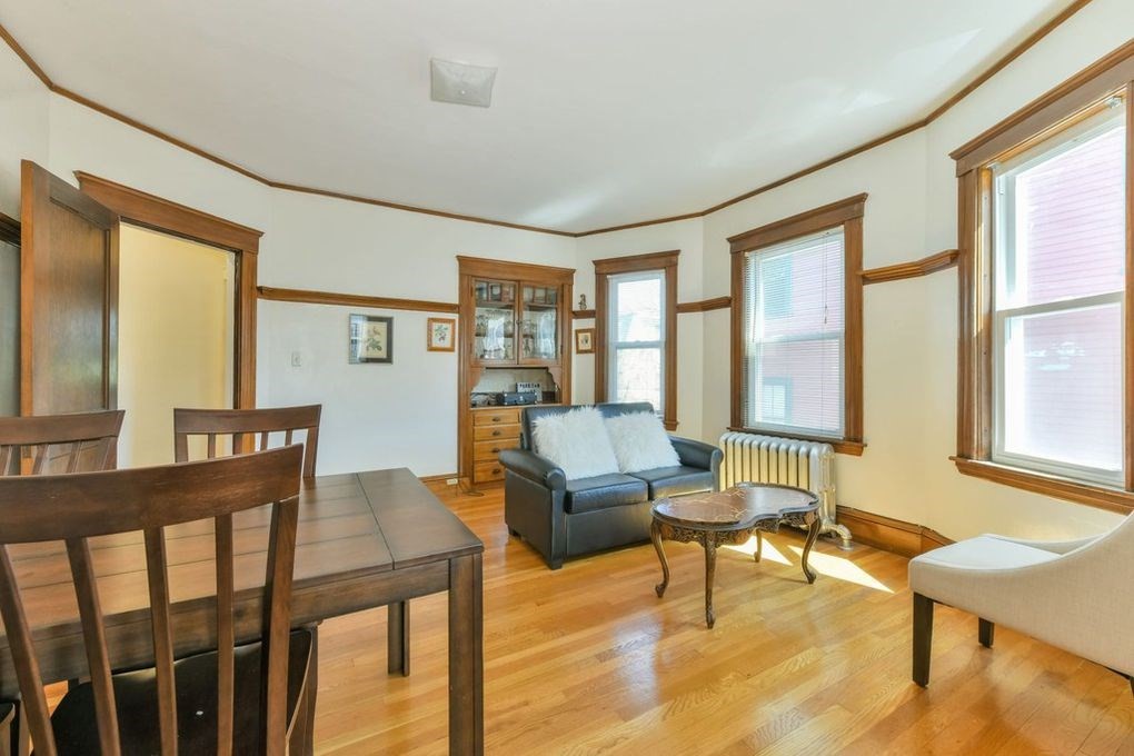 11 Parkton Rd, Jamaica Plain