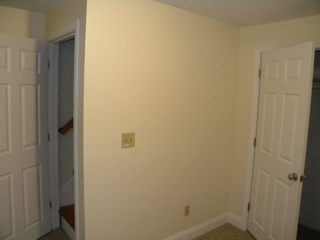 11 Dell Ave, Medford