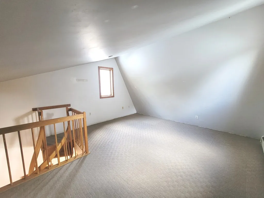 46 Long Hill Rd, Groton