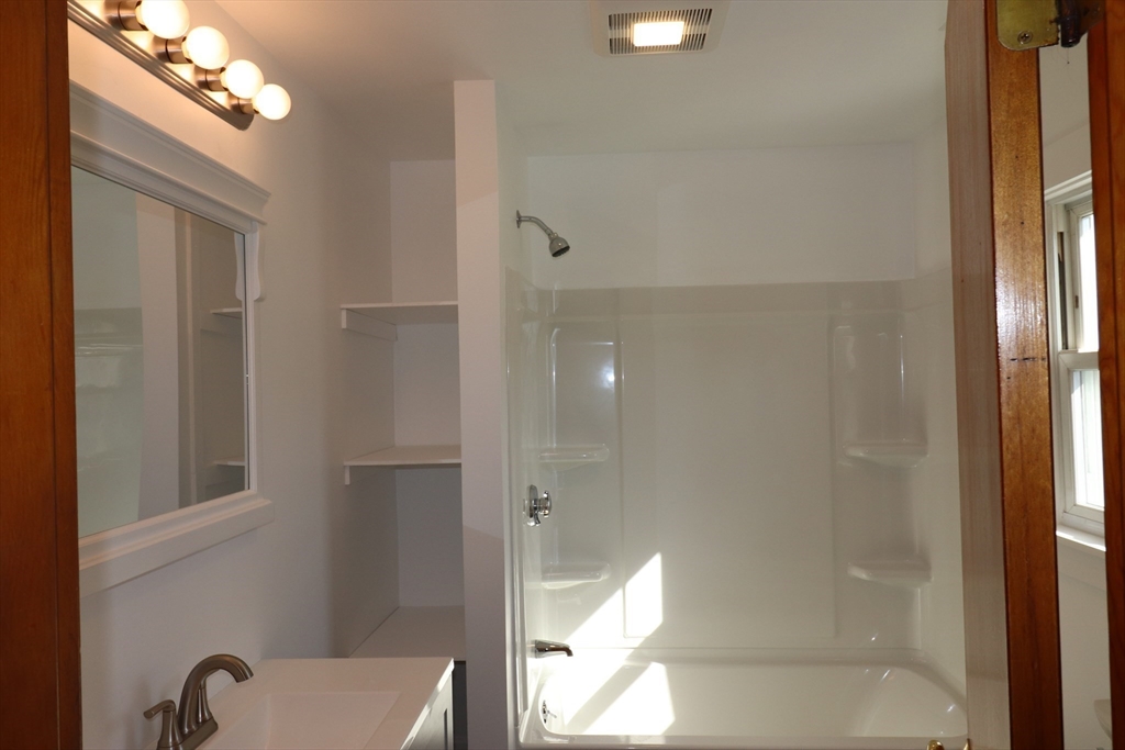 20 Summer St, Hudson