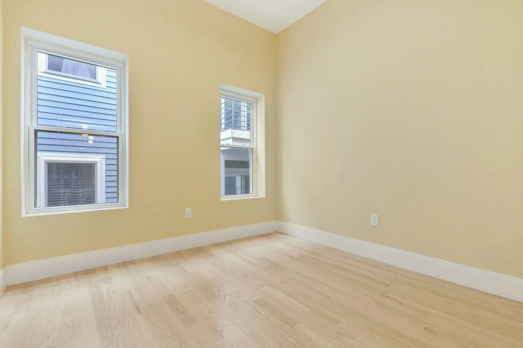 184 Paris, East Boston