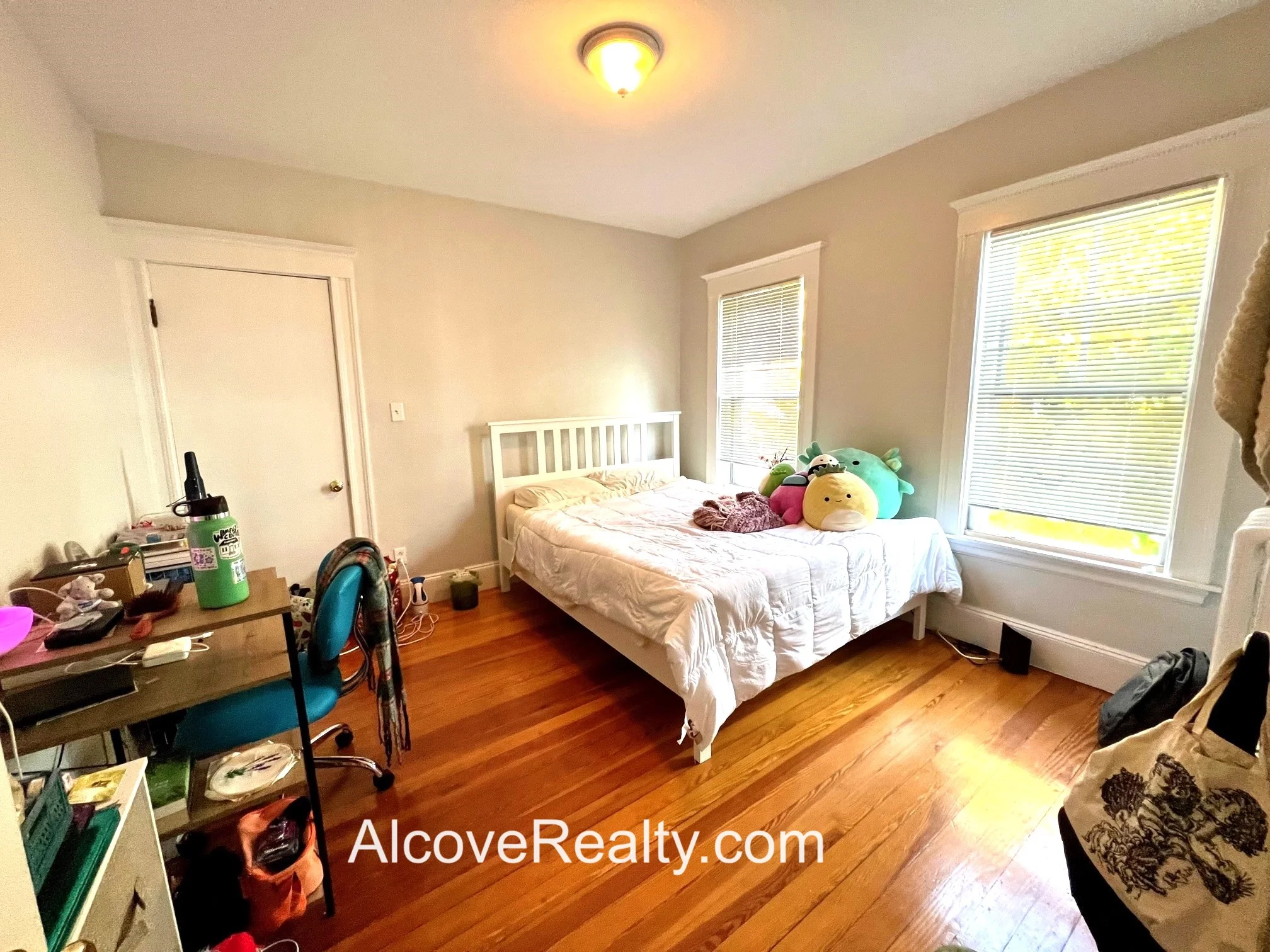34 Leonard St, Tufts