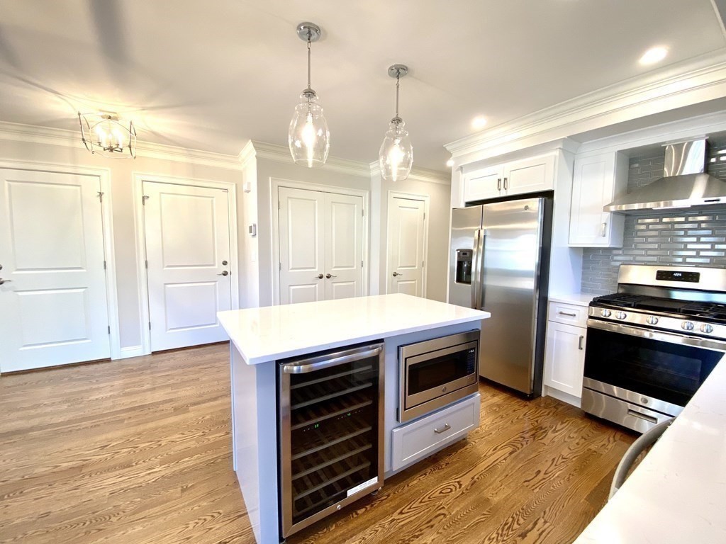 8 Maplewood St, West Roxbury