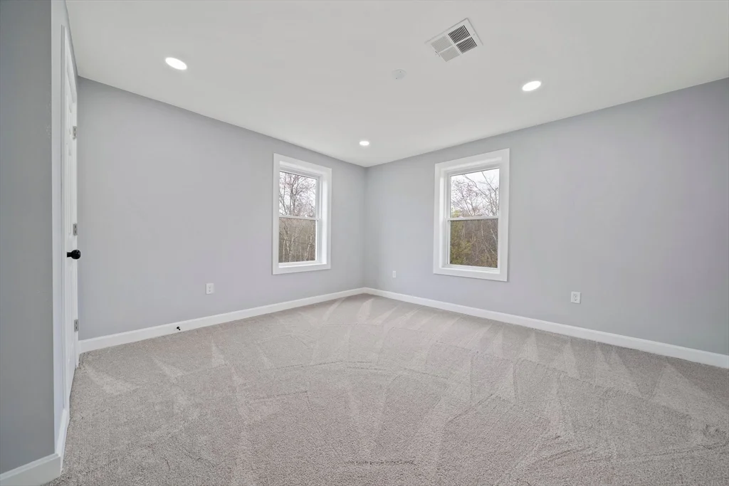 13 Broadway, Raynham Center