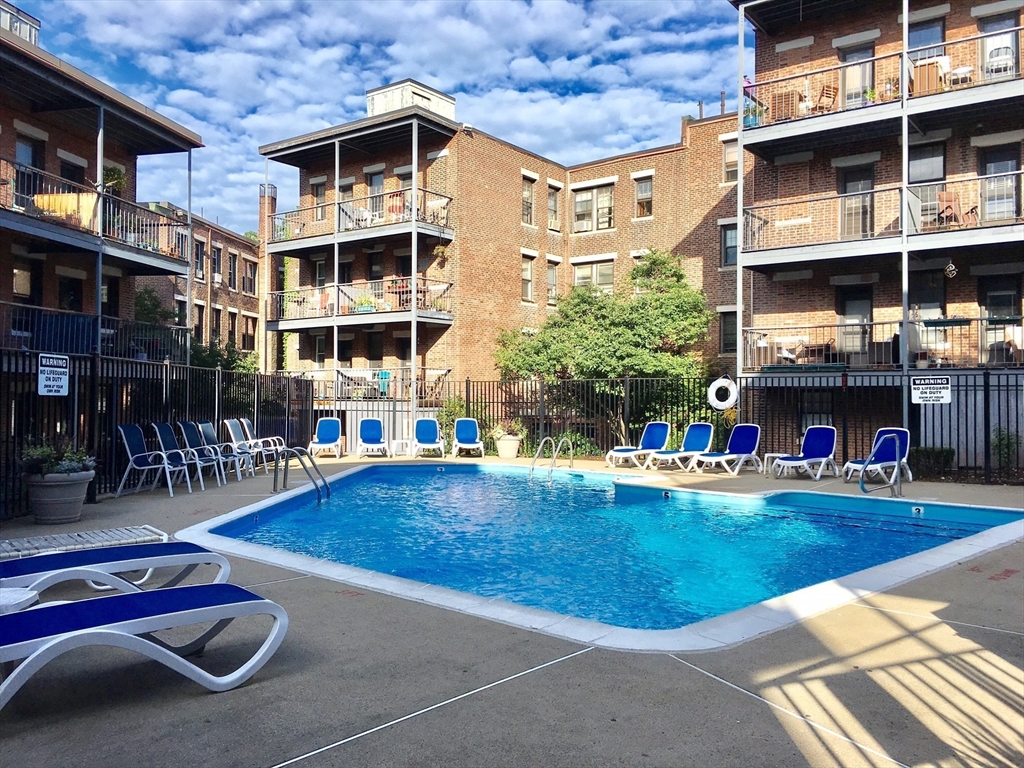 130 Sutherland, Brighton