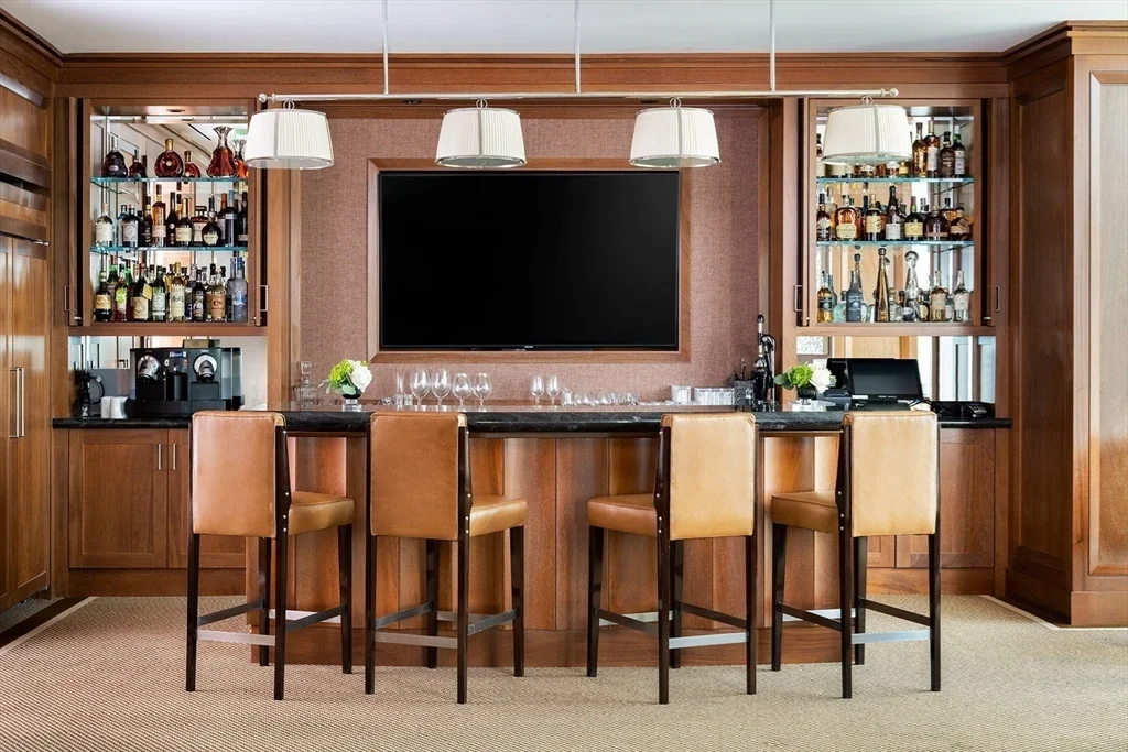 1 Dalton St, Back Bay